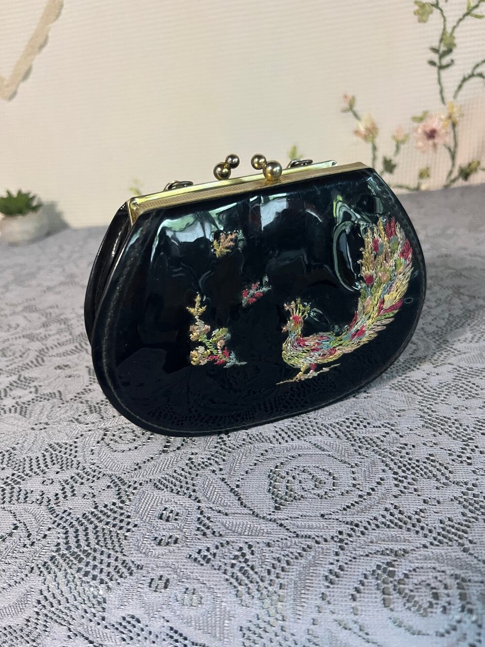 Vintage Black Patent Kiss Lock Evening Bag Floral Embroidery Gold Frame Chain